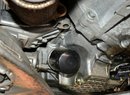 Olejový filtr u motoru 2.0 Turbo je jednou z mála servisně dobře přístupných věcí. U dieselu si naopak myslíte, že si z vás konstruktér dělá srandu.