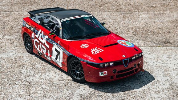 Vzácná závodní Alfa Romeo SZ na prodej! Jde o 1 ze 13 vyrobených kusů