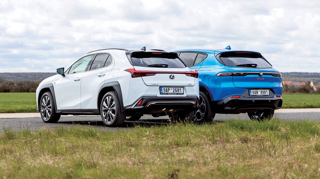 Alfa Romeo Tonale 1.5 e-Hybrid vs. Lexus UX 250h