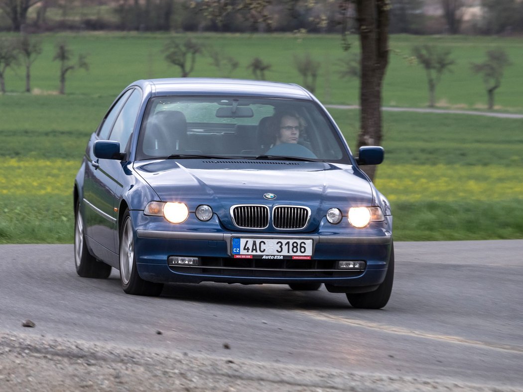 BMW 325ti