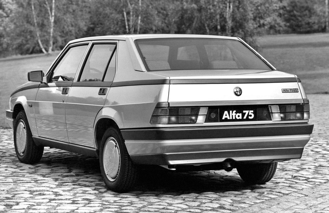 Alfa Romeo 75 (1985-1992)