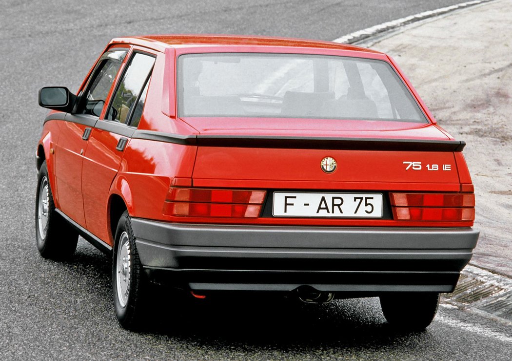 Alfa Romeo 75 (1985-1992)