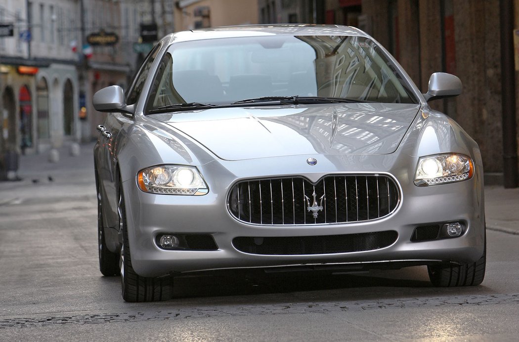 Maserati Quattroporte (2002-2012)