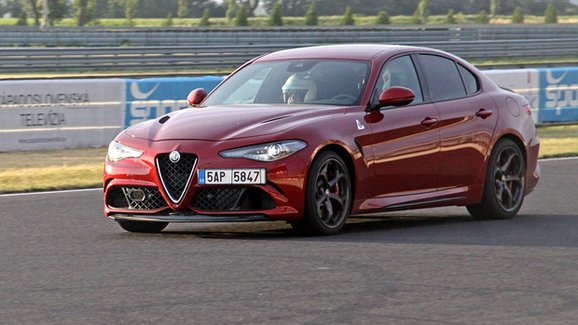 TEST První jízdní dojmy s Alfou Romeo Giulia: Italské BMW