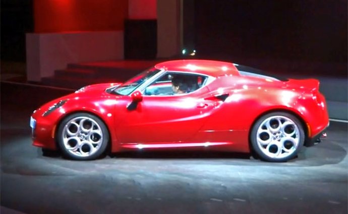 Alfa Romeo 4C: Ochutnávka nového italského plnokrevníka
