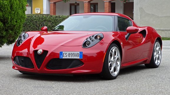 TEST Alfa Romeo 4C: První jízdní dojmy a video