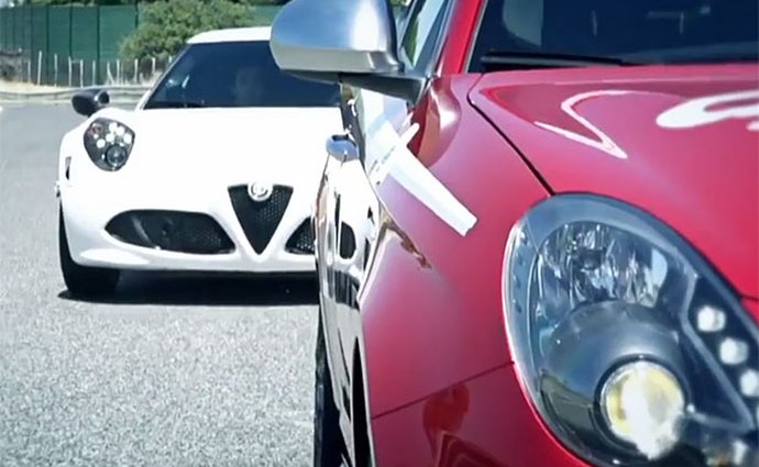 Video: Alfa Romeo 4C,  závodník Marc Gené a jeden šťastlivec z ulice