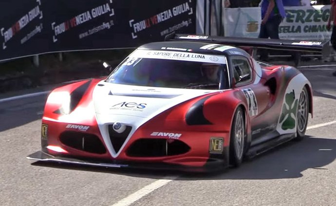 Video: Proč zní tahle Alfa Romeo 4C tak brutálně? Má motor z formule!