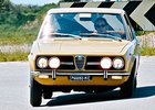 Čtyřdveřové divošky: Kompaktní sedany Alfa Romeo 1950-2012