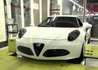 Jak se vyrábí karbonová Alfa Romeo 4C (video)