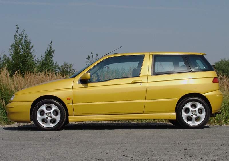 Alfa Romeo 145