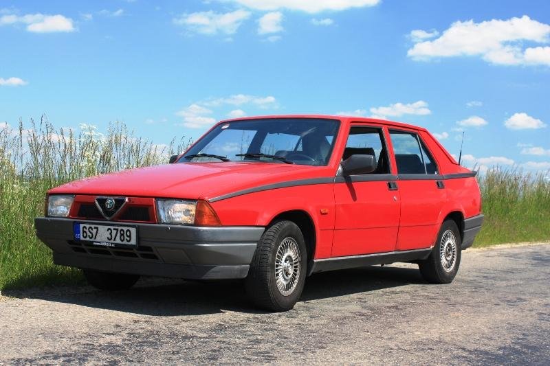 Alfa Romeo 75