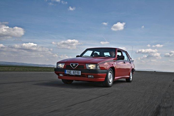 Alfa Romeo 75