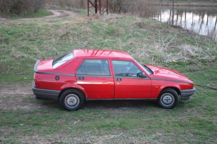 Alfa Romeo 75