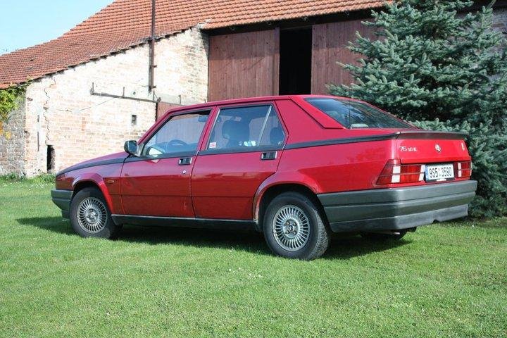 Alfa Romeo 75