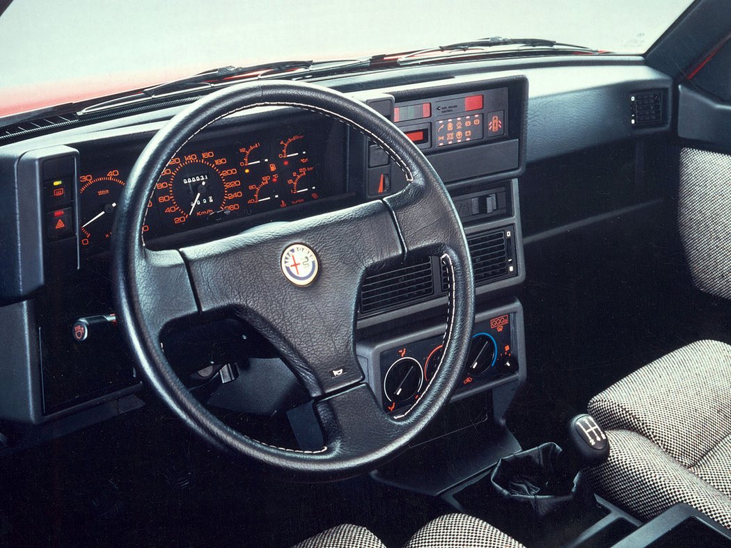 Alfa Romeo 75 Turbo Evoluzione