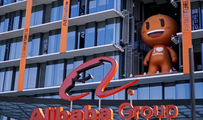 Alibaba se dostala na seznam čínských firem, jejichž akciím hrozí vyhazovat z amerických burz.