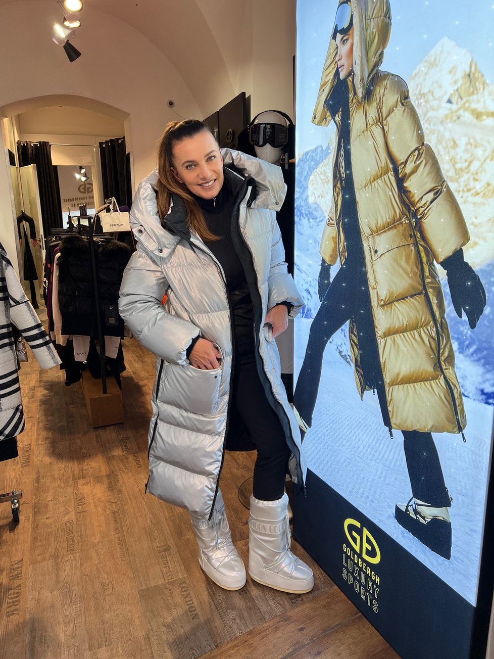 Alice Bendová si v obchodu Sportalm v centru Prahy vybírala nové oblečení na hory.