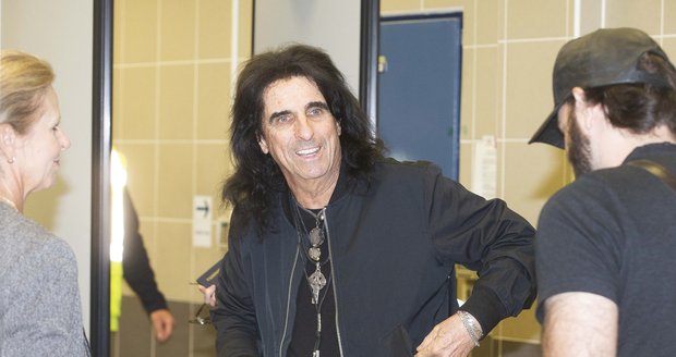 Alice Cooper s kapelou v Praze