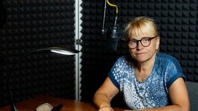 Pavla Tomicová (*1962): Česká herečka narozená v Karviné vyrůstala v Havířově. Po pedagogické škole vystudovala loutkářství na DAMU a deset sezon působila v divadle Drak. Později hrála v Klicperově divadle. Získala rozhlasovou Thálii a proslavila se filmem Snowboarďáci.