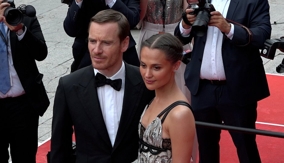 Alicia Vikander na MFF KV: Doprovází ji slavný manžel Michael Fassbender!