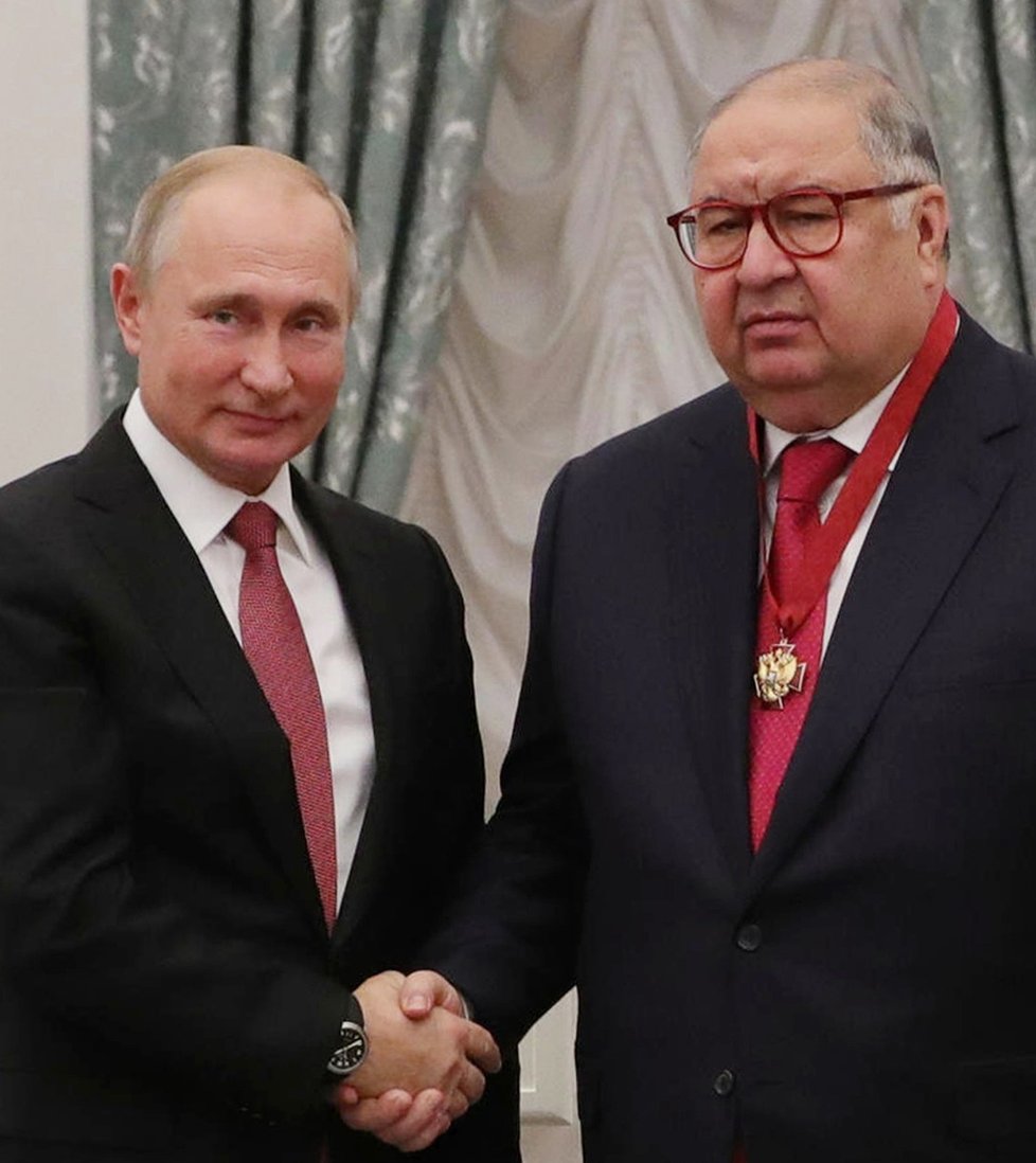 Miliardář Usmanov patří k blízkým prezidenta Vladimira Putina.
