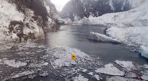 Na Aljašce je takové "vedro", že se ze silnic stávají řeky
