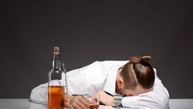 Proč narůstá počet závislých na alkoholu? Jak řešit problémy s alkoholem a kdo vám může pomoci?