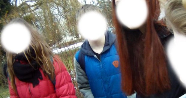 11 opilých dětí přes víkend v Kladně: Vypily jsme flašku vodky, přiznaly.