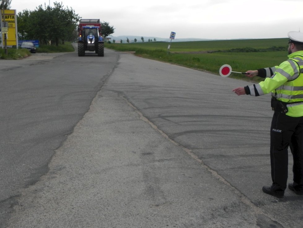 Řidič traktoru v dechové zkoušce obstál.