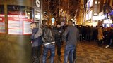 Praha 1 chce zákaz prodeje alkoholu ve večerních hodinách: Místním drásají nervy opilí cizinci