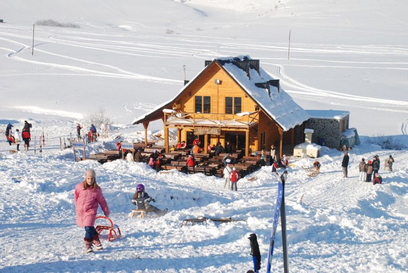 Katarský majitel lyžařského střediska v Bosně zakázal pít alkohol.