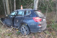 Další tragédie na silnici! 20letý řidič předjížděl a narazil do stromu: Na místě zemřel