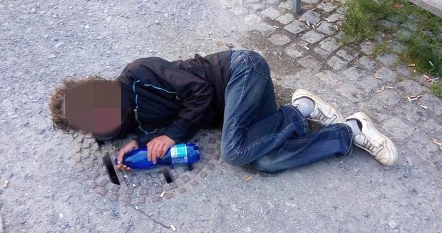 Opilá žena v Plzni dýchla téměř pět promile.