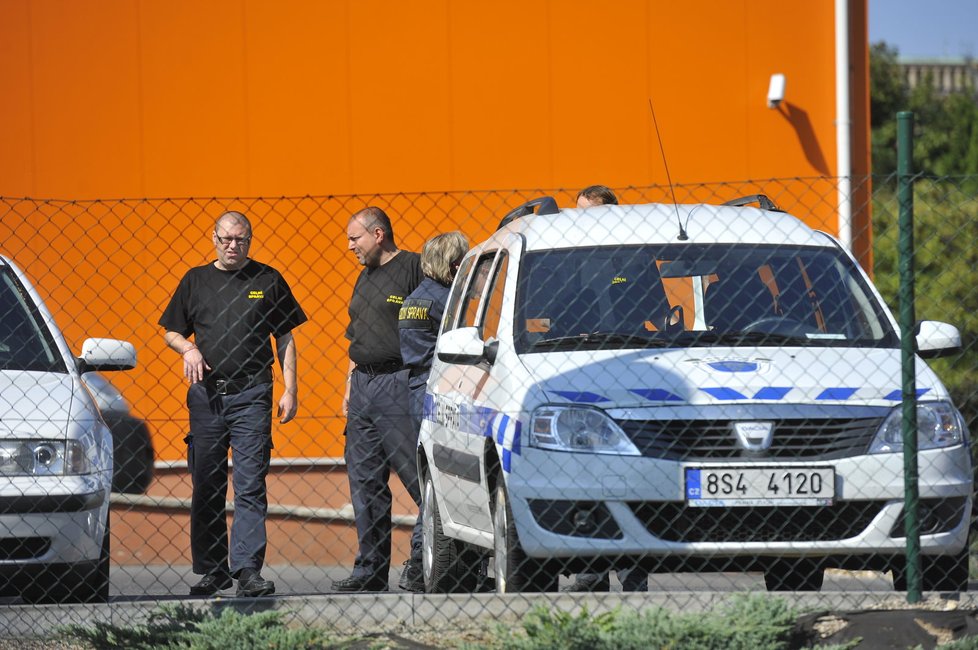 Policisté a celní správa provádějí inspekci