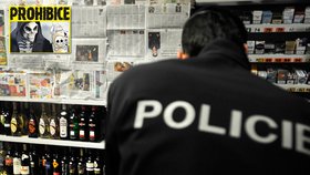 Vyšetřování policie během prohibice odhaluje i praktiky v černém trhu s alkoholem