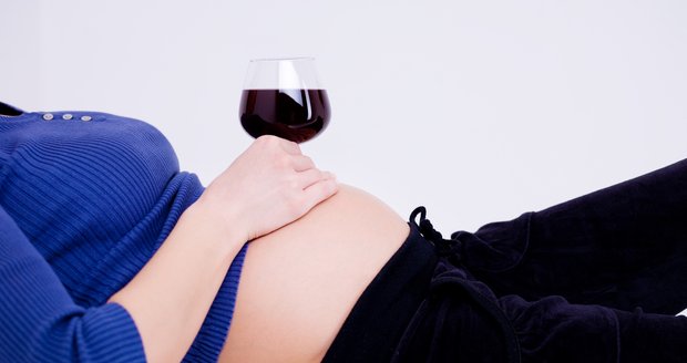 Víno v těhotenství? Odteď už (možná) žádný problém