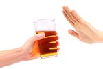 Alkohol testery - měřte hladinu alkoholu včas a ušetřete peníze na pokutách a rizikům, které mohou nastat v případi opilosti za volantem