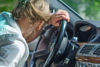 Opilá řidička usnula v autě uprostřed křižovatky v Olomouci: Nadýchala tři promile