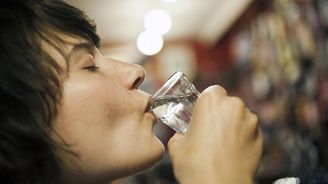 Třetí věc, za kterou Češi nejvíce utrácejí? Alkohol a cigarety