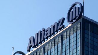 Slabé investice a vyšší škody srazily zisk pojišťovny Allianz téměř o polovinu