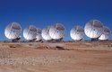 Radioteleskopy ALMA stojí v jihoamerické Chile ve výšce 5040 m n. m.