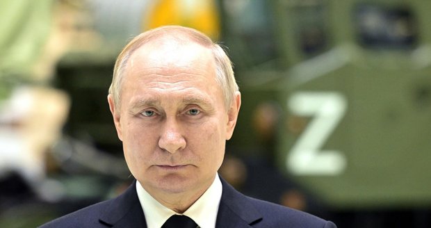 Bývalý šéf MI6: S Putinem je zdravotně něco špatně. Možná ho odklidí do sanatoria