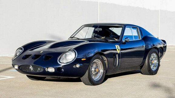 Falešné Ferrari 250 GTO řídil i Tom Cruise. Dnes se prodává za necelý milion