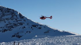 Tragická nehoda vrtulníku v ráji lyžařů: Na místě byli mrtví, pilot skončil v kritickém stavu