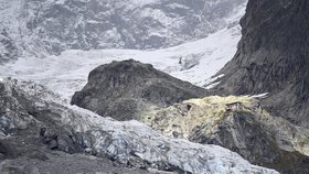 Ledovec na Mont Blanc se může zhroutit. Odborníci ale nedokáží odhadnout, zda spadne celý, nebo pouze po kusech.