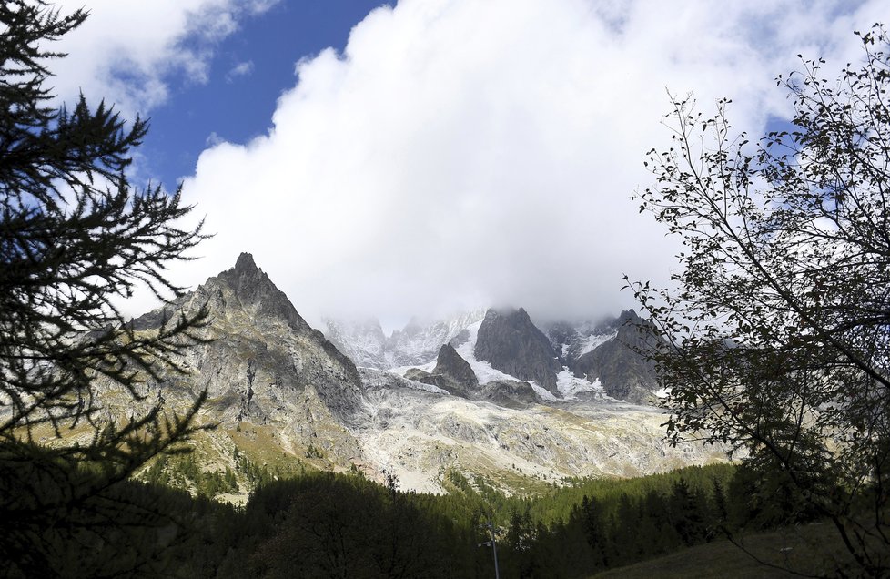 Tání ledovců: Ledovec na Mont Blanc se může zhroutit. Odborníci ale nedokážou odhadnout, zda spadne celý, nebo pouze po kusech.