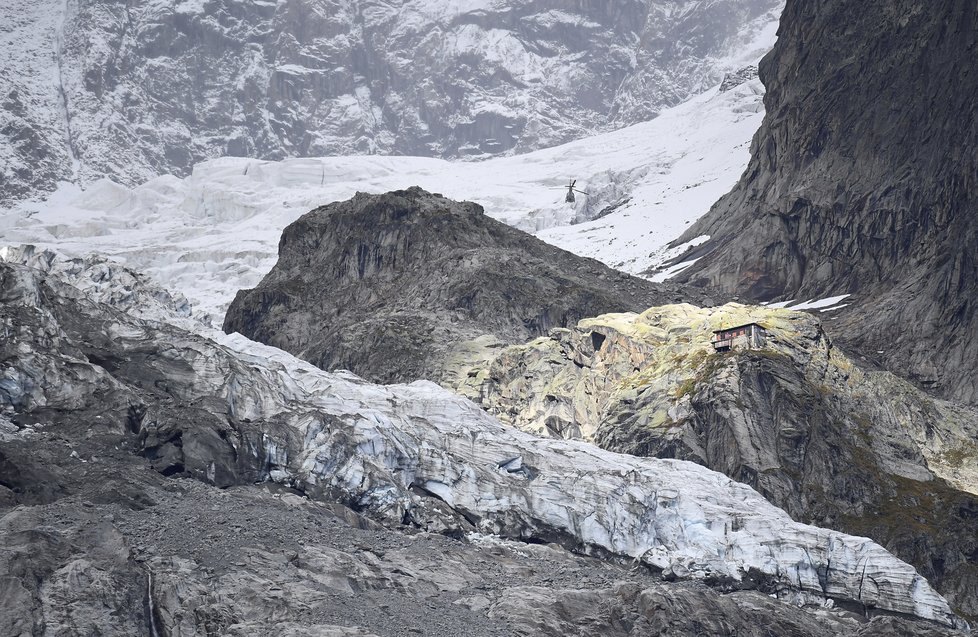 Ledovec na Mont Blanc se může zhroutit. Odborníci ale nedokáží odhadnout, zda spadne celý, nebo pouze po kusech.