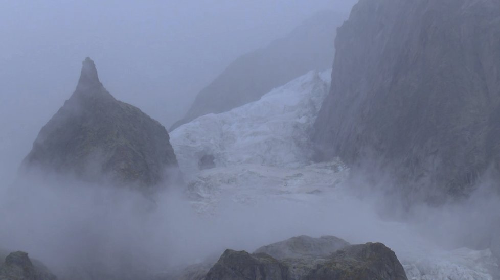 Ledovec na Mont Blanc se může zhroutit. Odborníci ale nedokáží odhadnout, zda spadne celý, nebo pouze po kusech.