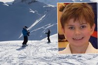 Tragédie na rodinné dovolené: 7letý chlapec spadl v Alpách ze skály